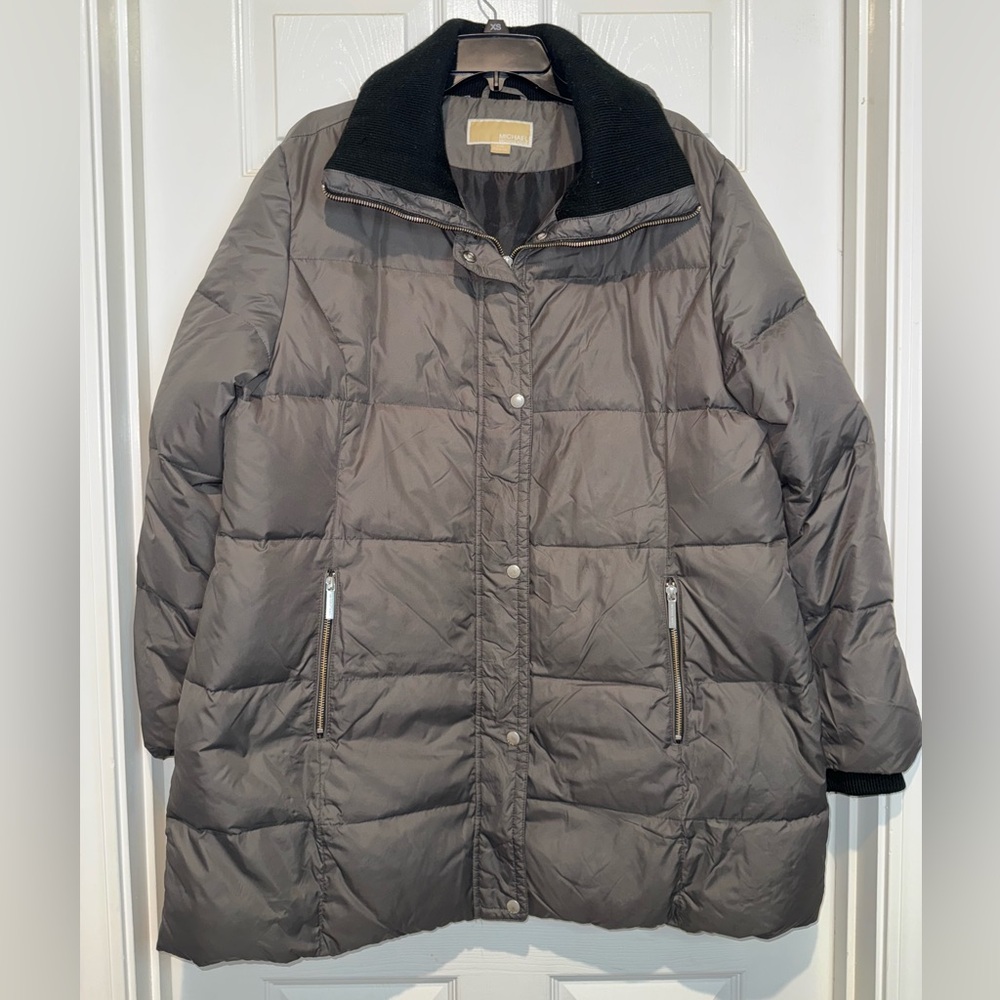 Michael Kors Charcoal Down Filled Quilted Puffer Jacket. Size XL